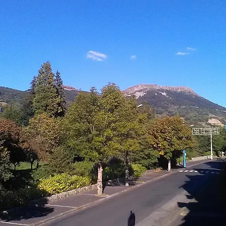 Le Buron بيت للعطل لا بوربول